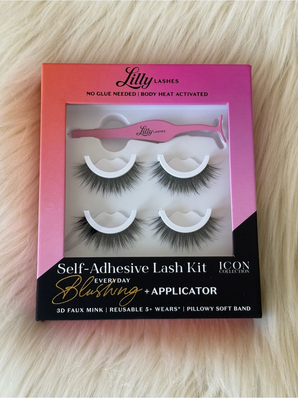 Lilly Lashes self adhesive lash kit blushing and applicator